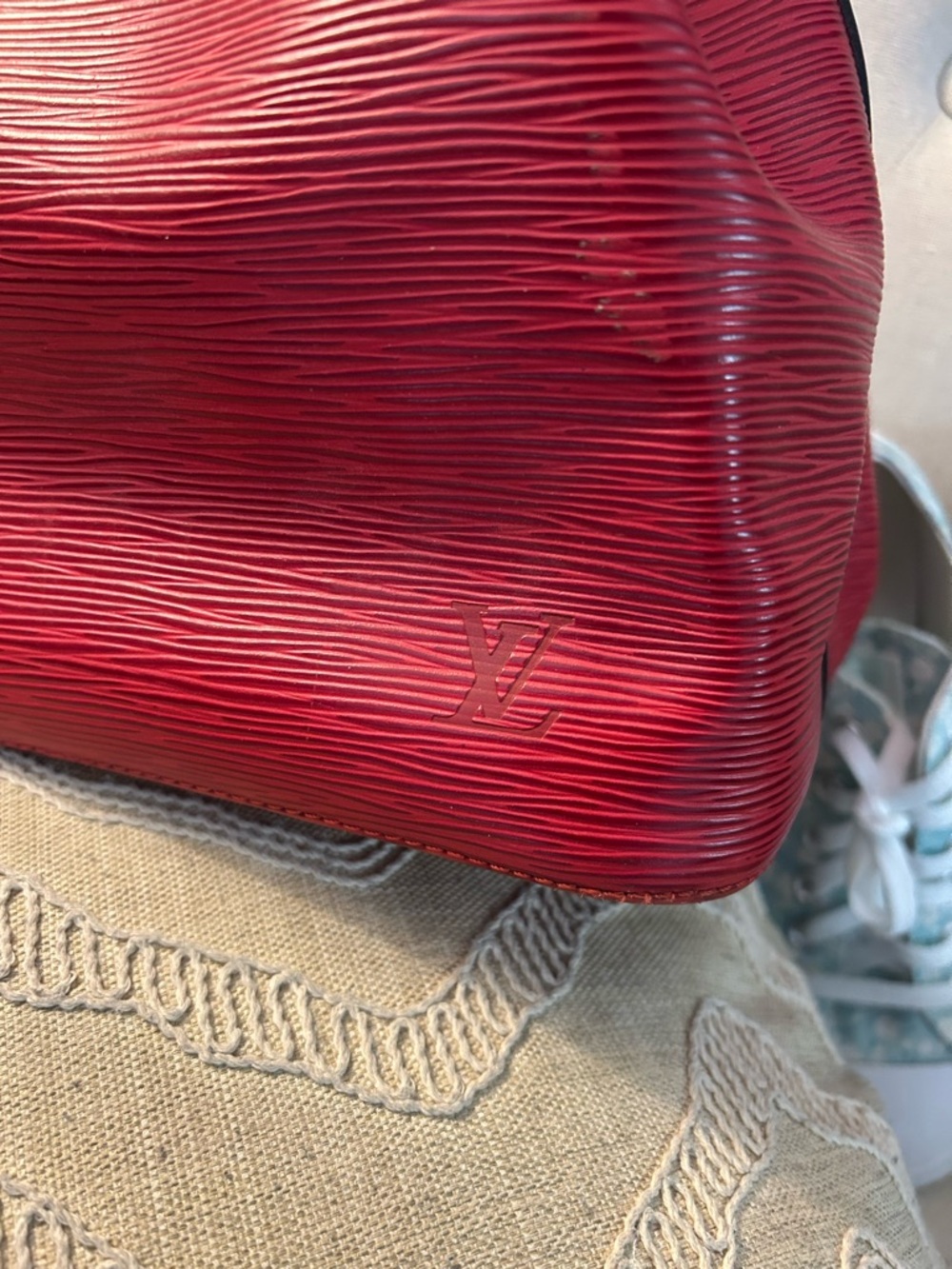 Louis Vuitton Red Epi Leather Drawstring Shoulder Bucket Bag PRISTINE CONDITION - Picture 3 of 13